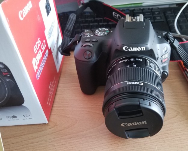 Canon EOS Rebel SL2 